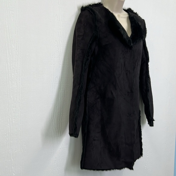 H&M - NWT Black Suede Like Lined Black Faux Fur Button Down Pockets Coat Size 2 - Picture 3 of 13